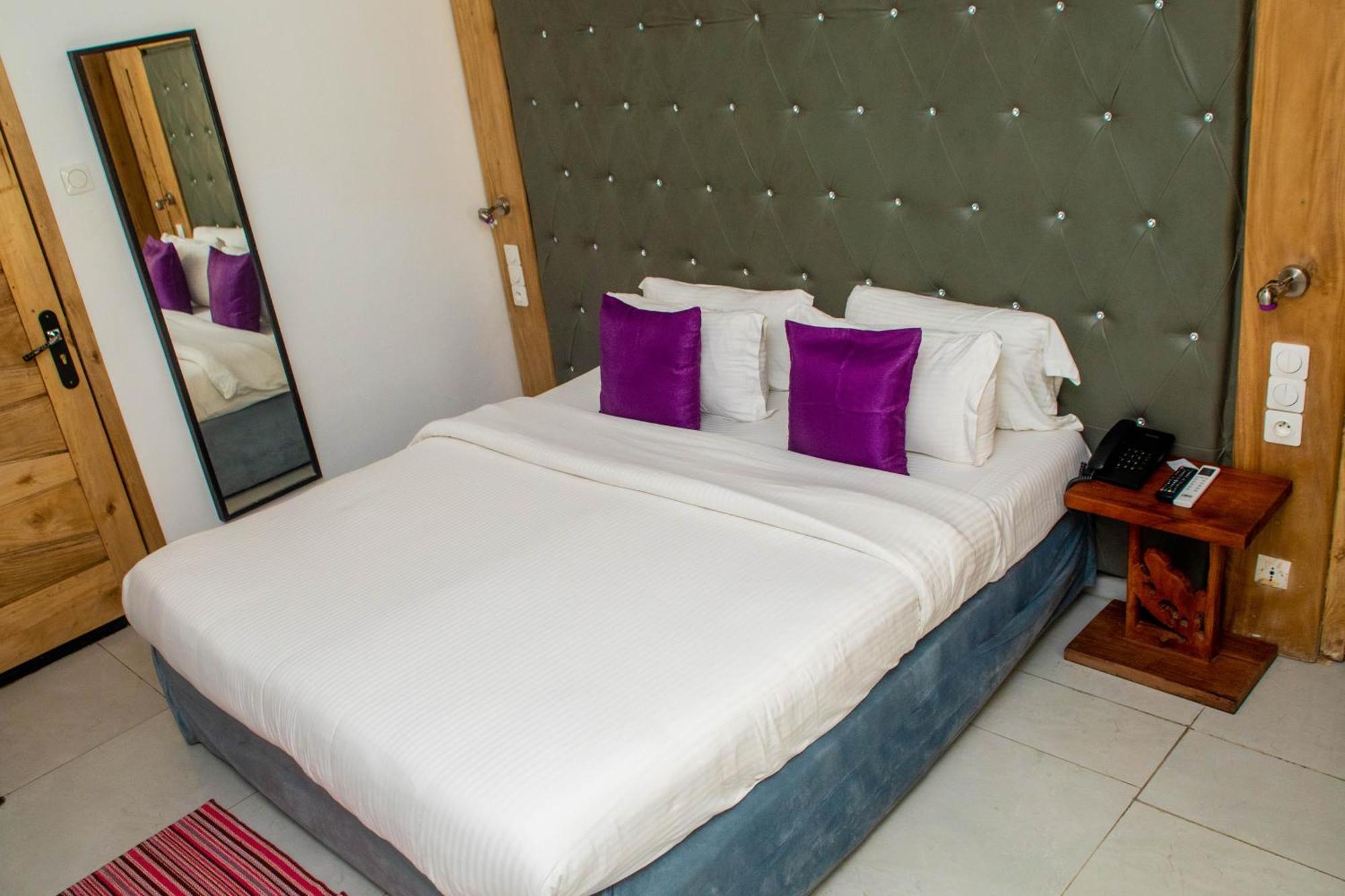 Hotel Les Orchidees Cotonou Zimmer foto