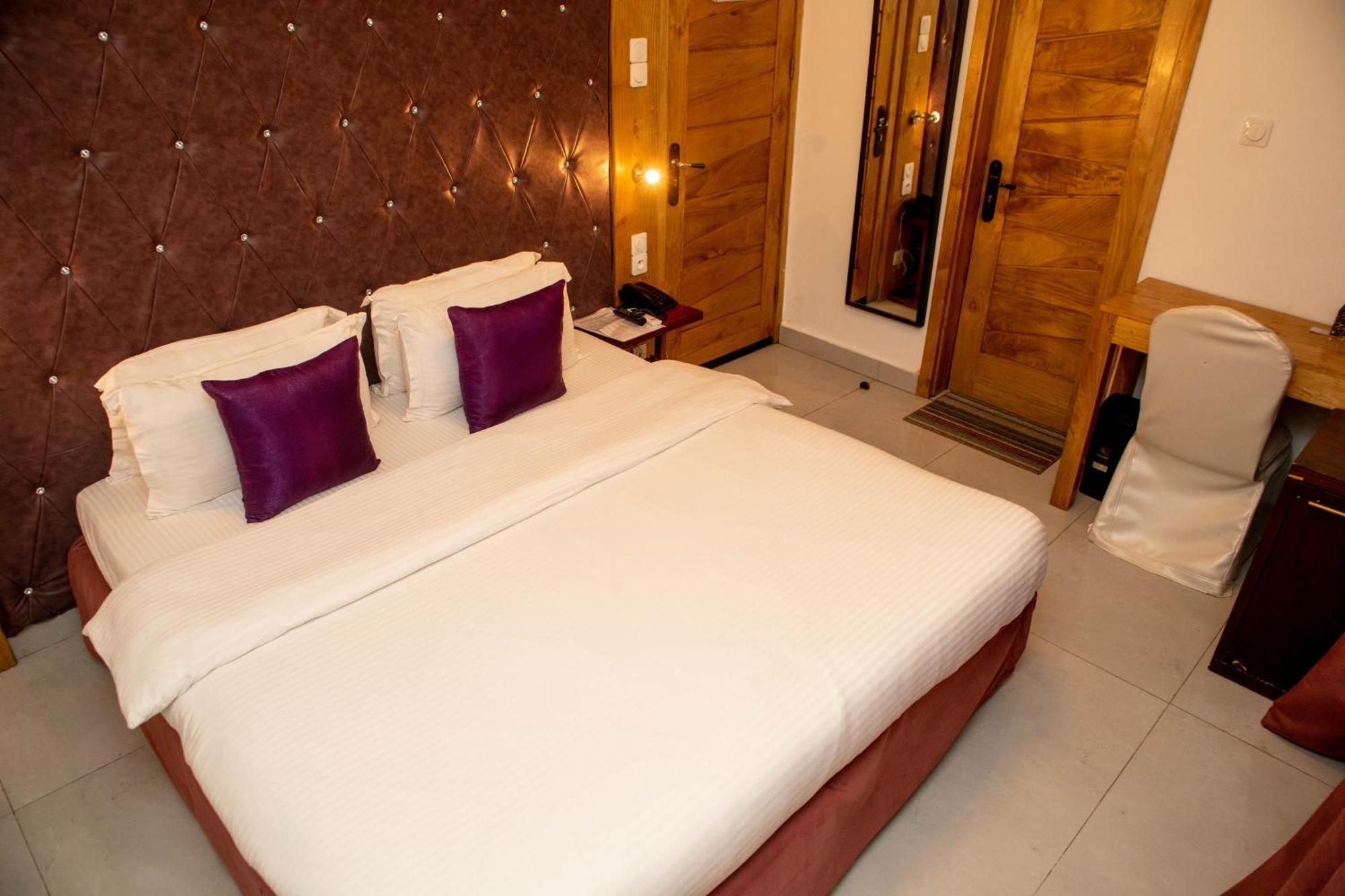 Hotel Les Orchidees Cotonou Zimmer foto