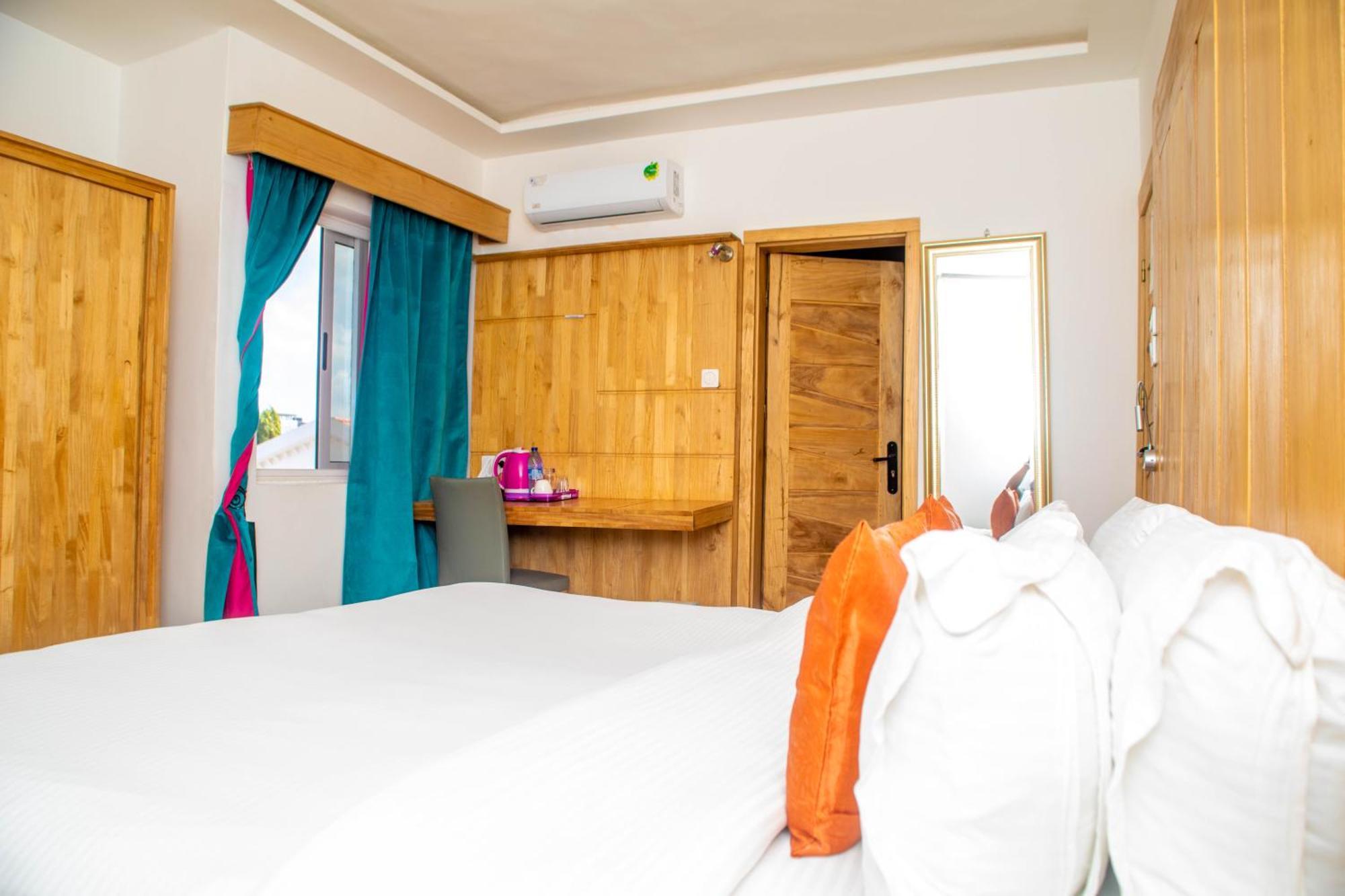 Hotel Les Orchidees Cotonou Zimmer foto